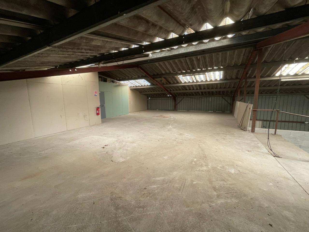 Local d'activité Val-de-Reuil 912m² Vente local d'activité Val-de-Reuil Eure OVACT2532610 2